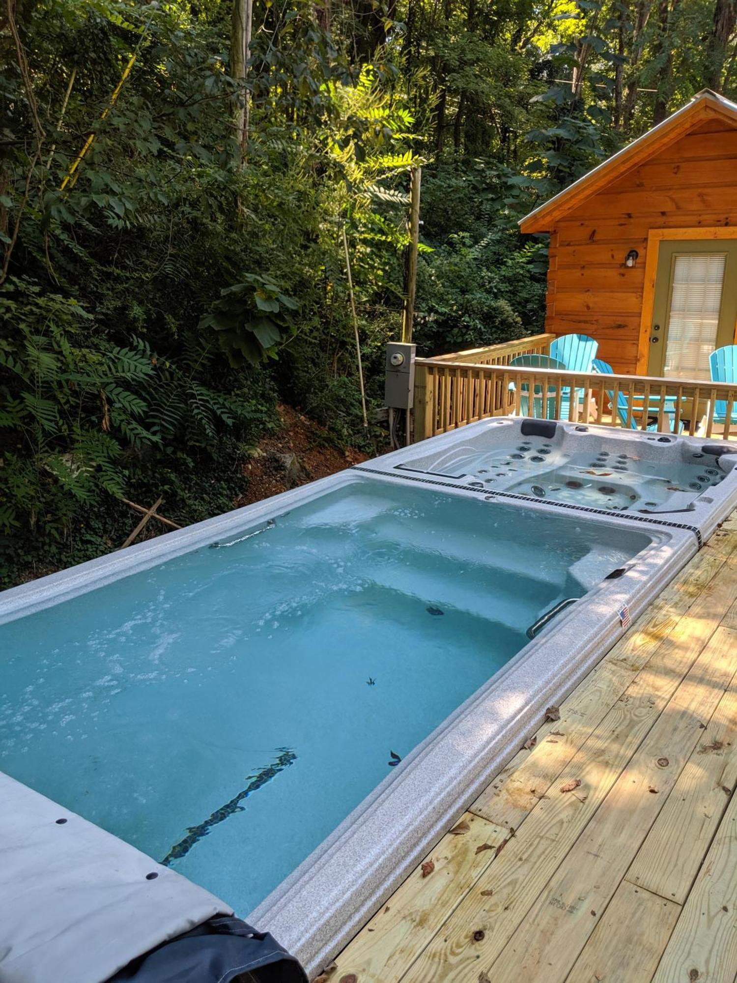 River Cabin Hot Tub & Swim Spa Near Downtown チャタヌーガ エクステリア 写真