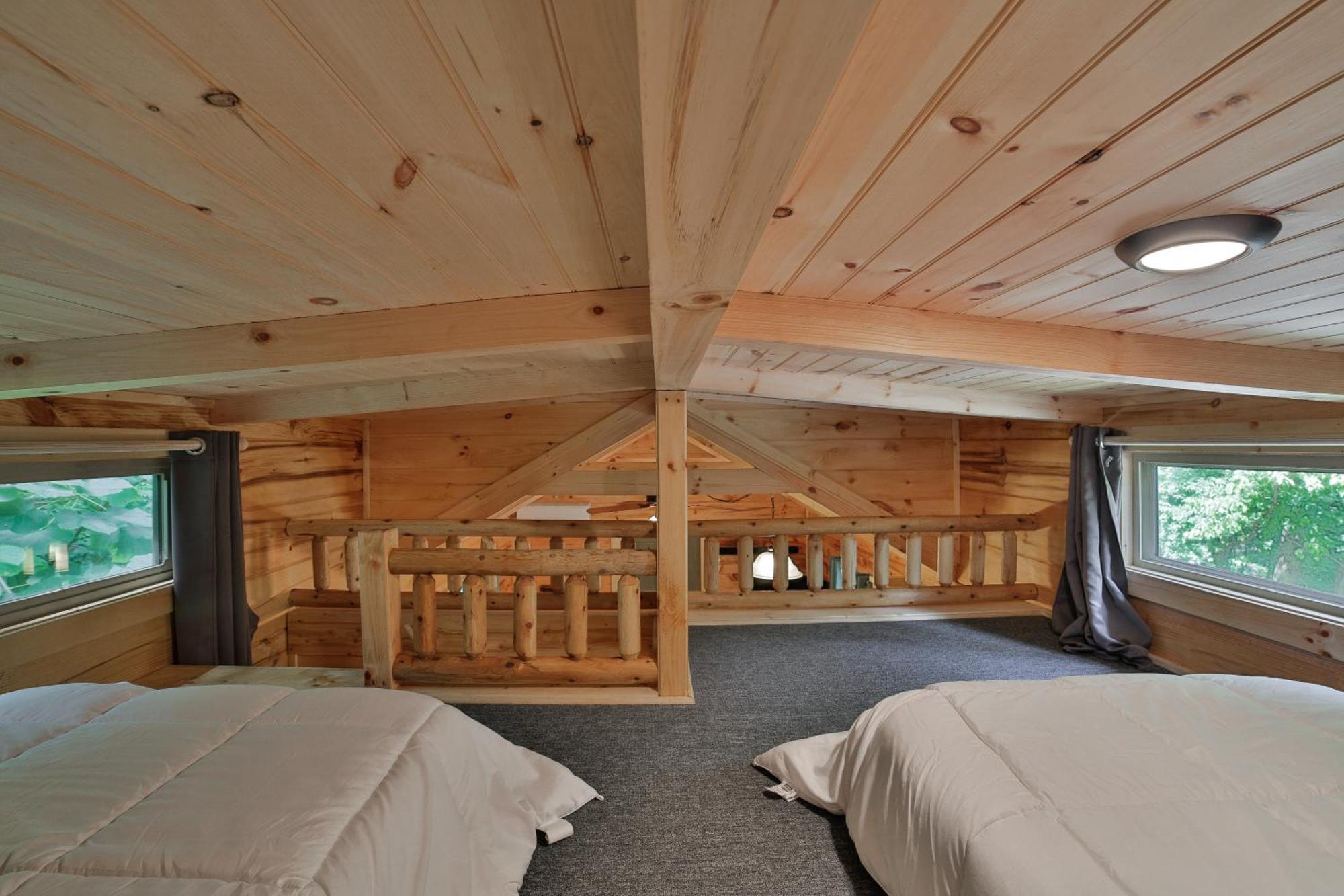 River Cabin Hot Tub & Swim Spa Near Downtown チャタヌーガ エクステリア 写真